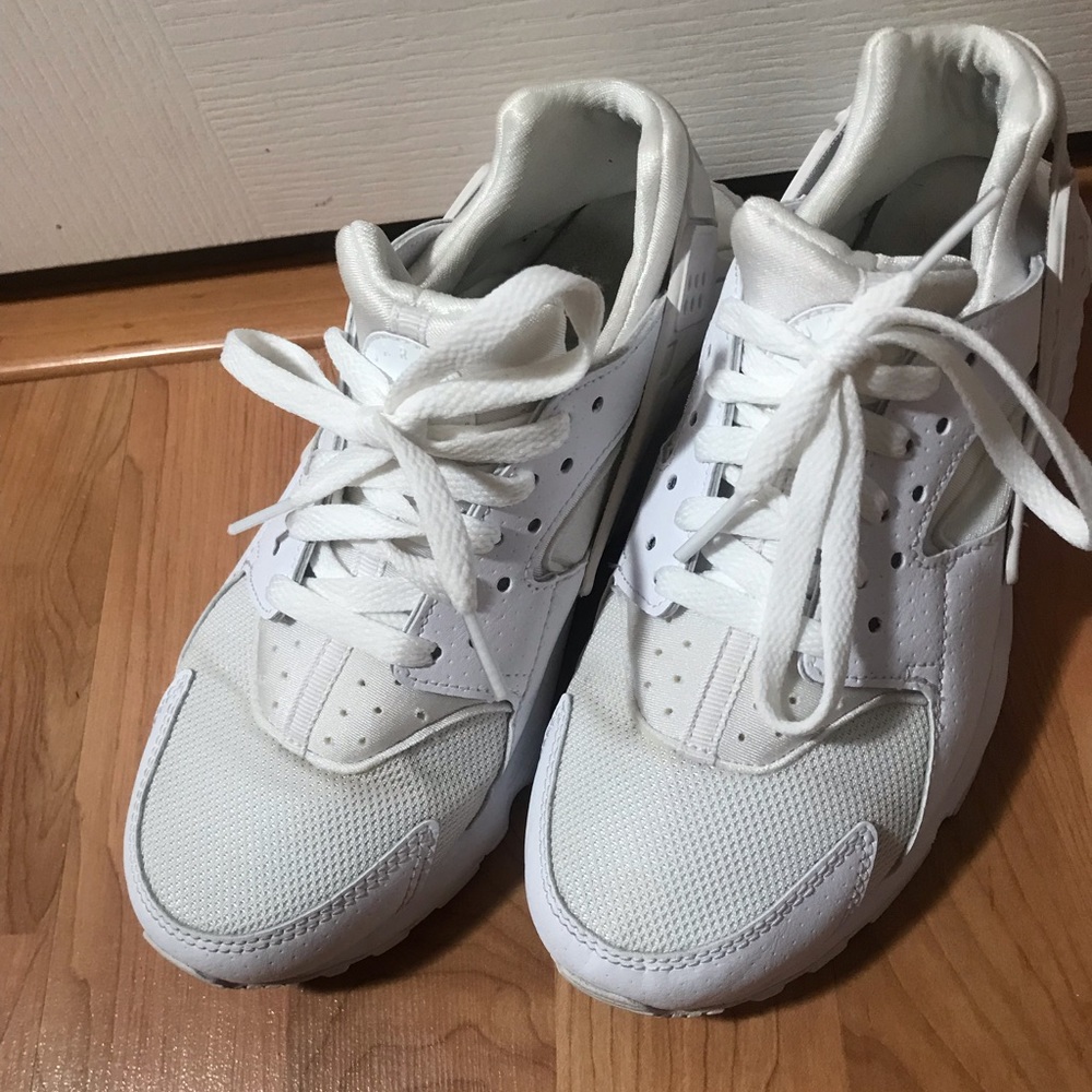 Women’s Nike air huarache shoes
